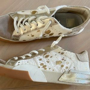 Dolce Vita sneakers-  trendy and super comfy!